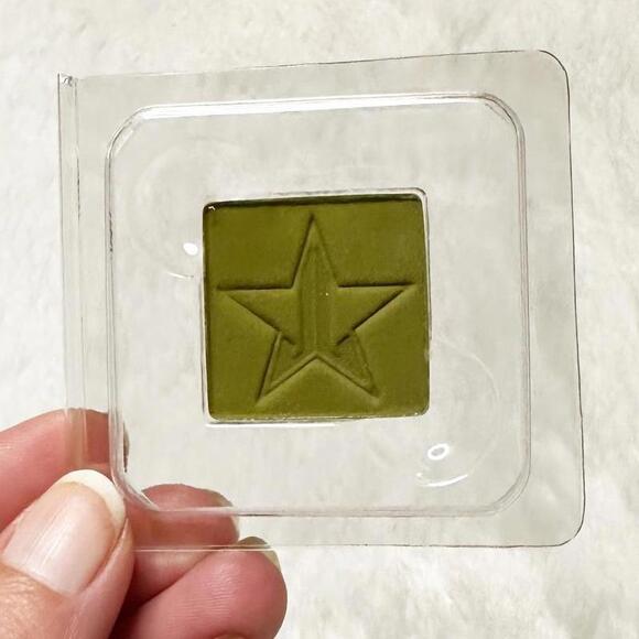 NIB Jeffree Star Eyeshadow Artistry Single in Equity 1.5g - Picture 4 of 6